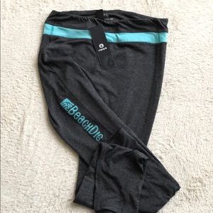 NWT Beach Dig Leggings - M
